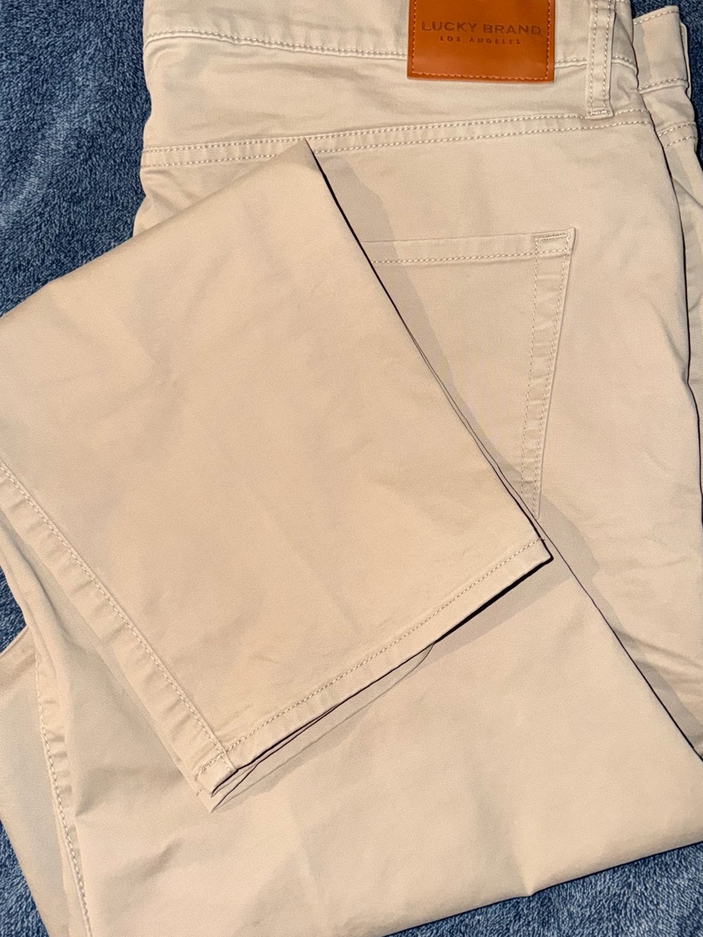 Lucky Brand Men’s Light Cream Chino Pants